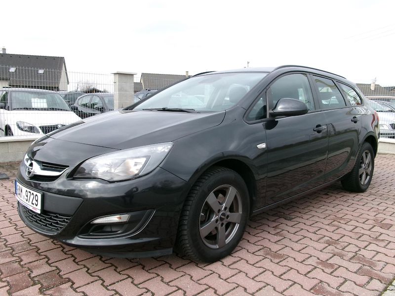 Opel Astra 1,6 CDTi NAVI AUTOKLIMA  - fotka 2 z 29