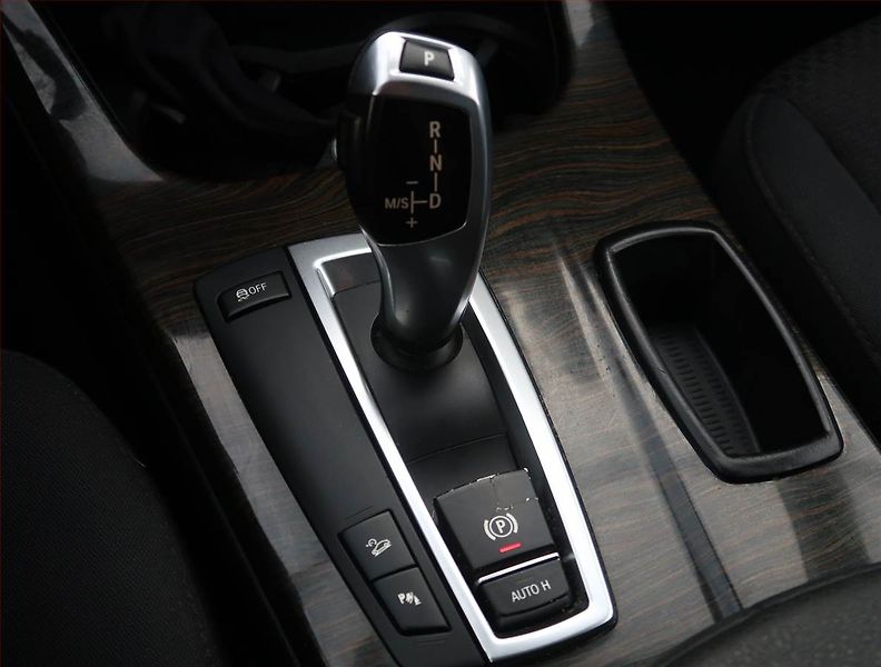 BMW X3 (2011) xDrive20i, 4X4, Automat - fotka 13 z 19