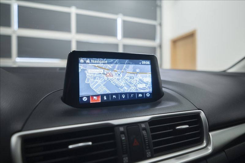 Mazda 3 2,0 SKYACTIV NAVI TAŽNÉ ČR - fotka 26 z 38