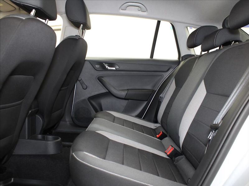 Škoda Rapid 1,2 TSI 81kW 1.maj.ČR 47tkm! - fotka 7 z 23