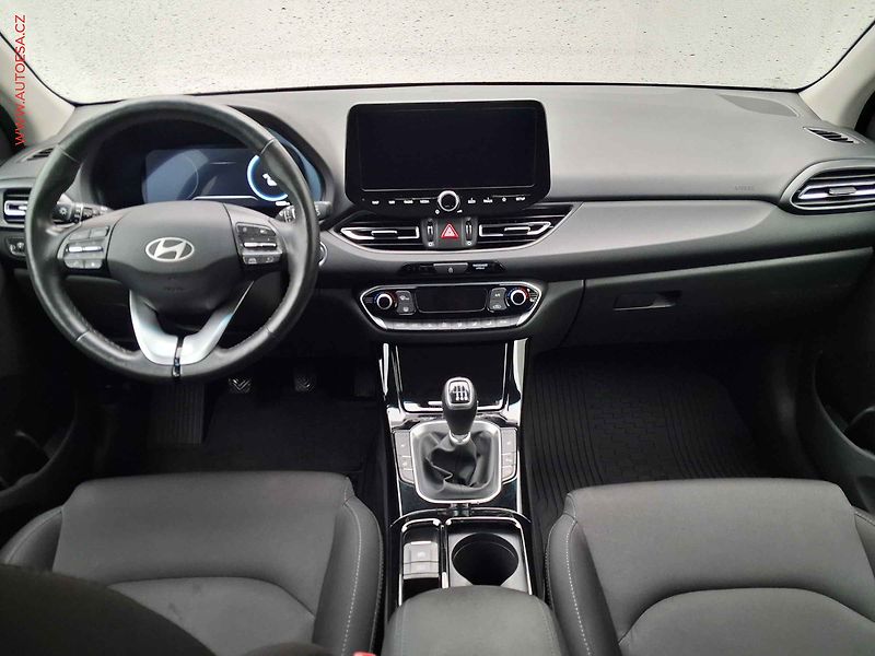 Hyundai i30 (2024) 1.5 DPI, ČR, LED, navi - fotka 8 z 20