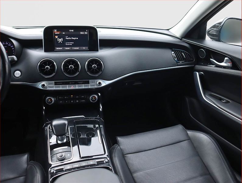 Kia Stinger (2018) 2.2 CRDi - fotka 8 z 23