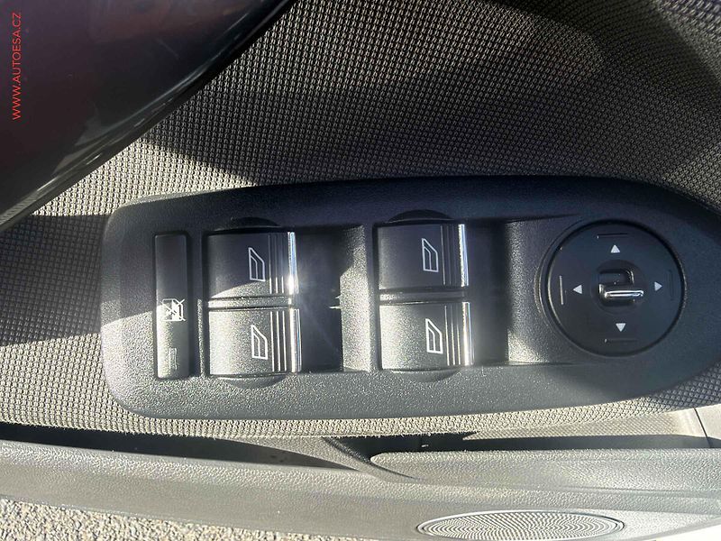 Ford Kuga (2009) 2.0 TDCi, STK10/28 - fotka 11 z 15