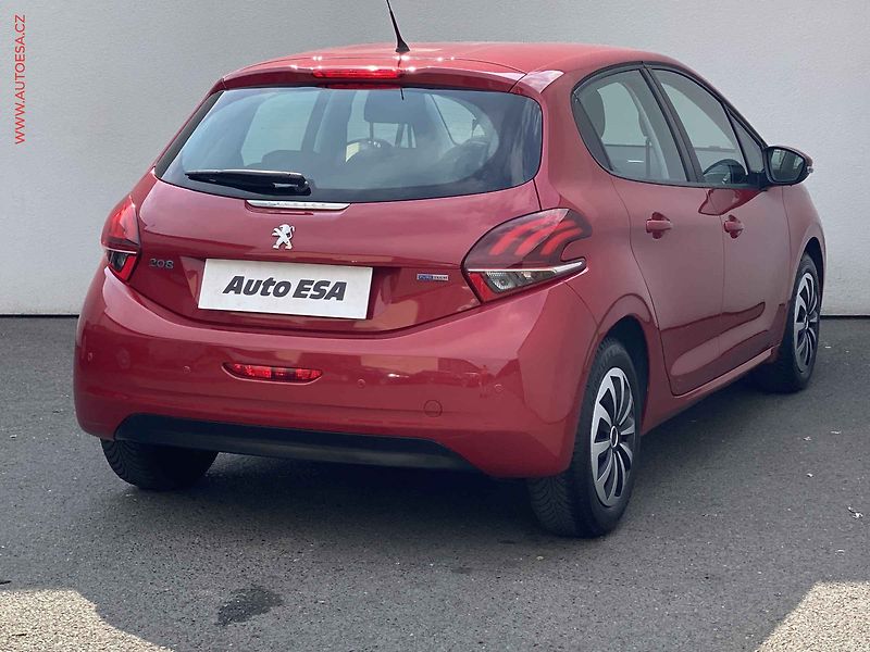 Peugeot 208 (2016) 1.2PT, 1.maj,ČR, servis - fotka 4 z 14