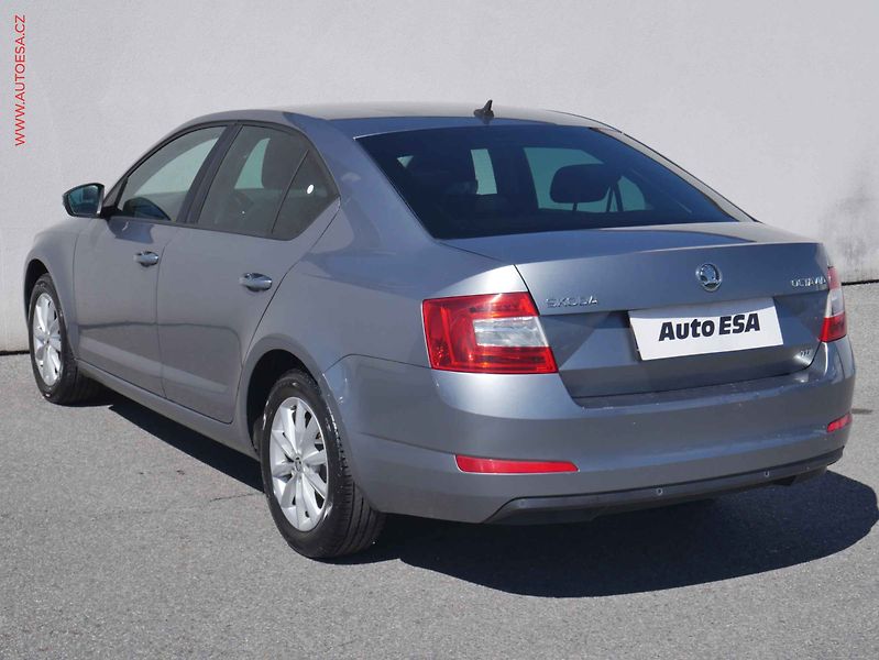 Škoda Octavia (2013) 1.6 TDi, 2.maj,ČR, Elegance - fotka 6 z 16