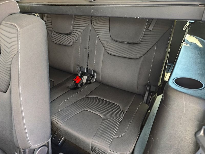 Ford S-MAX (2015) 2.0 TDCI 110kW NAVI 7 míst - fotka 15 z 42