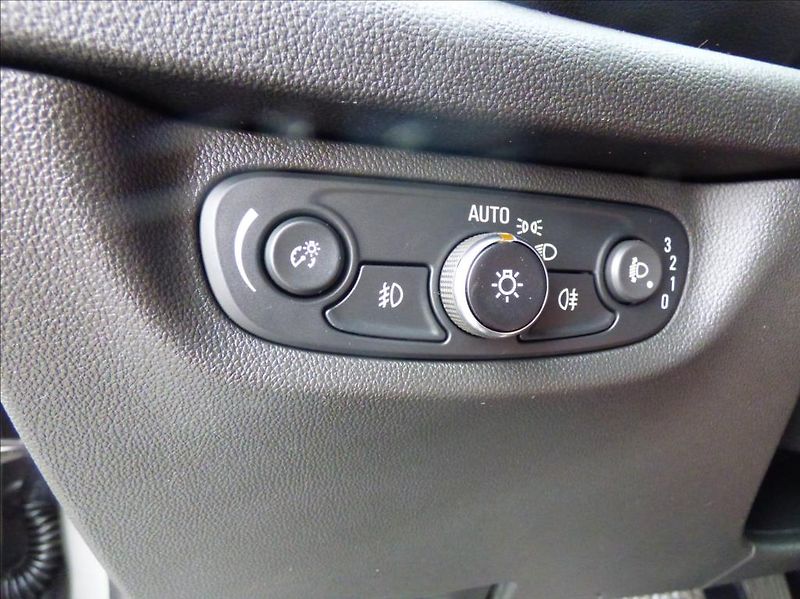 Opel Insignia 2,0 CDTi  Business Edition - fotka 12 z 39