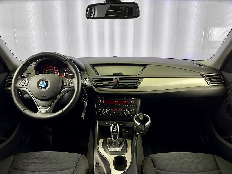 BMW X1 2.0d xDrive 8AT ADVANTAGE, LED - fotka 9 z 17
