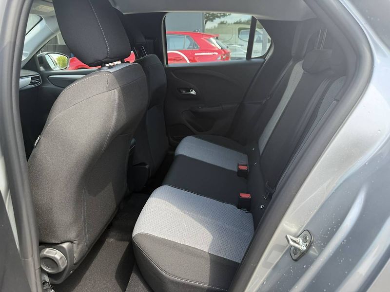 Opel Corsa Edition 1.2 TURBO (74kW/100k) - fotka 18 z 23