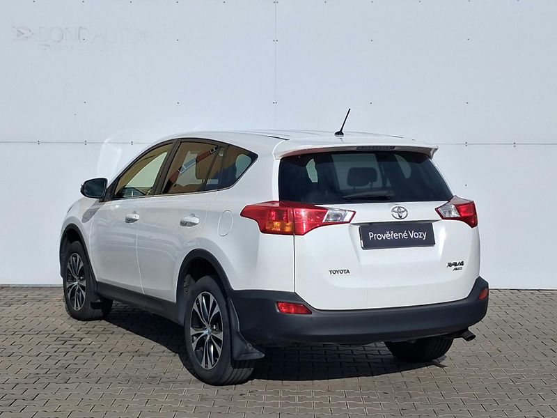 Toyota RAV4 2.2 D-4D Active 4x4 - fotka 7 z 24