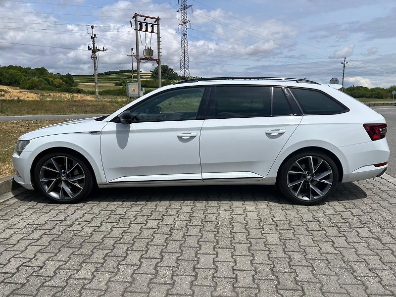 Škoda Superb 2.0 TDi Sportline - fotka 1 z 9