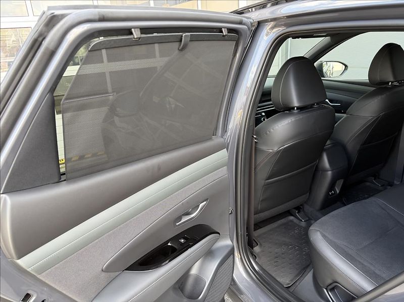 Hyundai Tucson 1,6 T PHEV AT  FL 20 Years - fotka 15 z 22