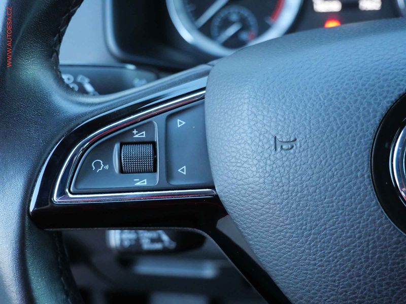 Škoda Karoq (2019) 1.6TDi, DSG - fotka 12 z 27
