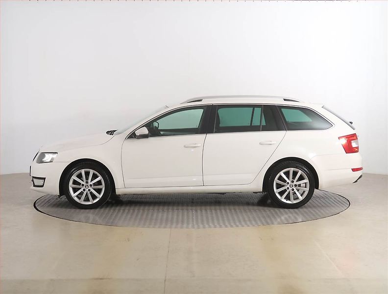 Škoda Octavia (2015) Elegance 1.6 TDI, Tempomat - fotka 3 z 16