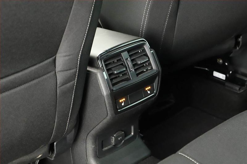 Škoda Karoq (2025) 1.5 TSI, Sportline - fotka 17 z 19