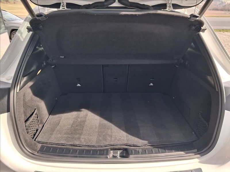 Mercedes-Benz GLA 1,3 180 MHEV Limited - fotka 14 z 21