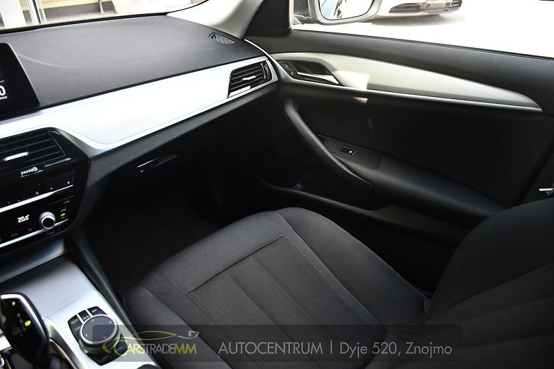 BMW Řada 5 518d ČR 1.M CARPLAY - fotka 24 z 54