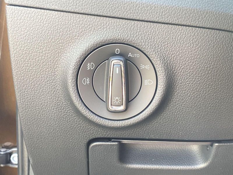 Škoda Superb (2023) Combi 1.5 TSI DSG L&K - fotka 12 z 37