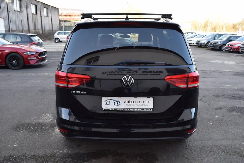 Volkswagen Touran (2021) 1.5TSI 110kw ACTIVE 7 MÍST NAV - fotka 8 z 41