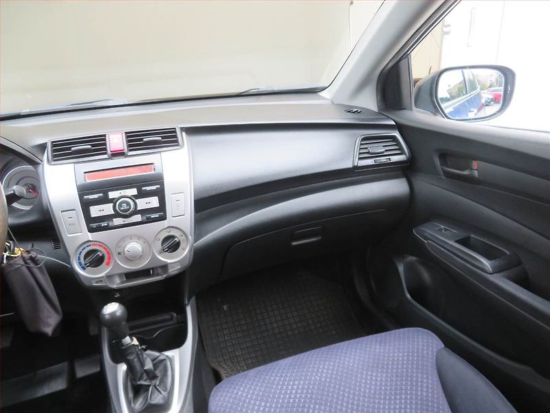 Honda City (2011) 1.4 i-VTEC, Serv.kniha, po STK - fotka 8 z 14