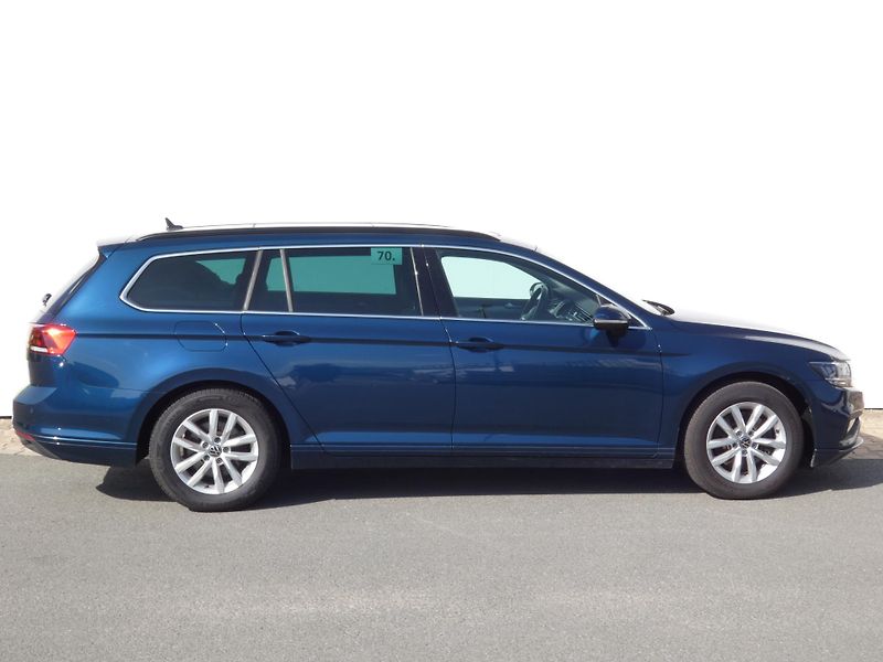 Volkswagen Passat Business Premium 2.0 TDI 110KW - fotka 3 z 30