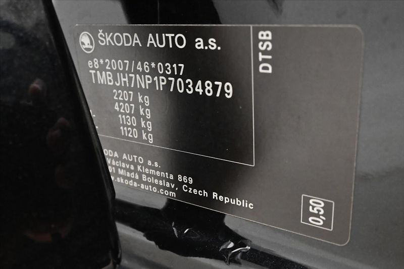 Škoda Superb 2,0 TDI 110kW DSG Clever Záruk - fotka 12 z 30