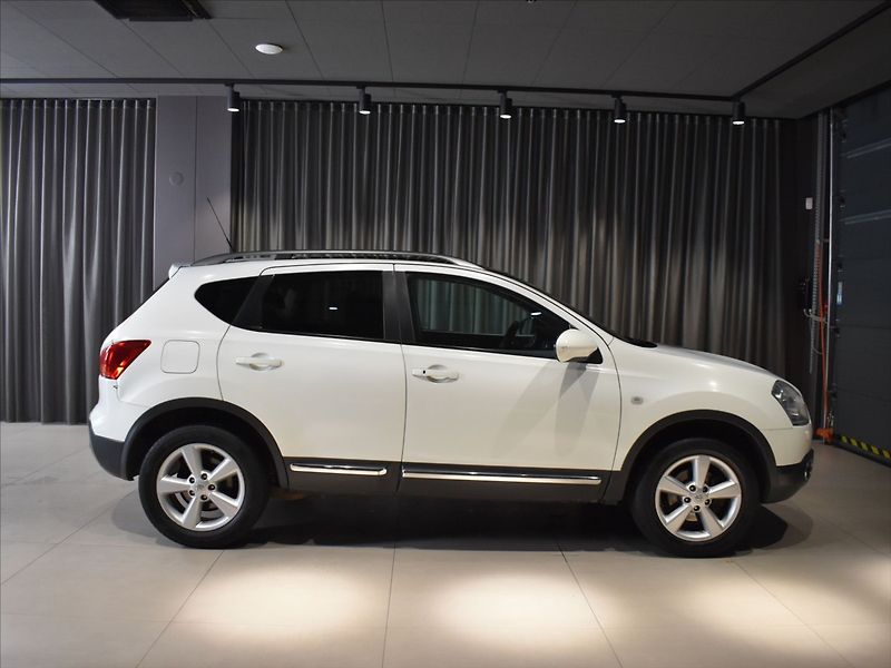 Nissan Qashqai 1,6 Pano,Bezklíč,Bose - fotka 3 z 19