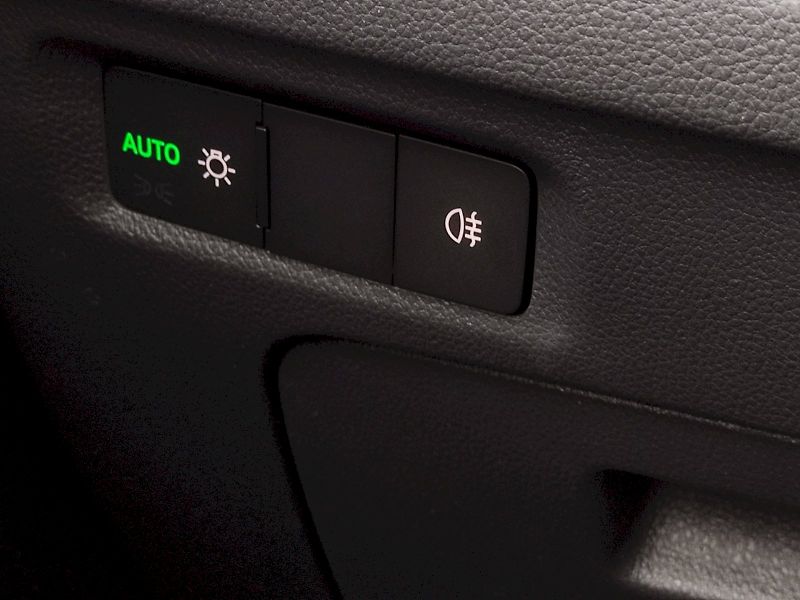Škoda Octavia (2025) Combi Top Selection 1,5 Tsi 11 - fotka 30 z 40