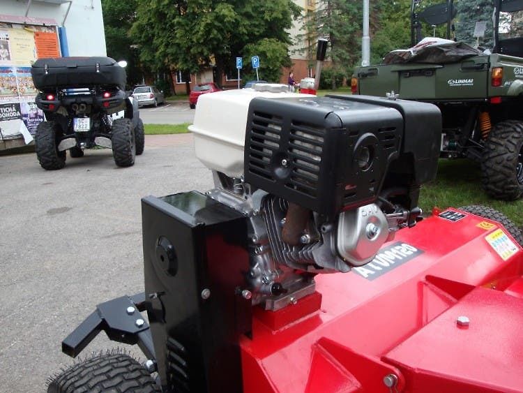 Honda (2016) ATV mulčovač s motorem GX 390 - fotka 7 z 9