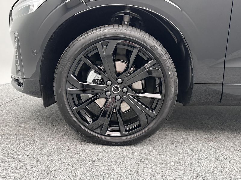 Volvo XC60 (2026) B5 AWD AUT PLUS BLACK EDITION - fotka 21 z 22