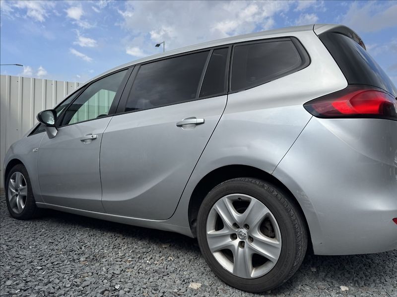 Opel Zafira 1,6 CDTi 100kW TOURER tažné - fotka 18 z 50