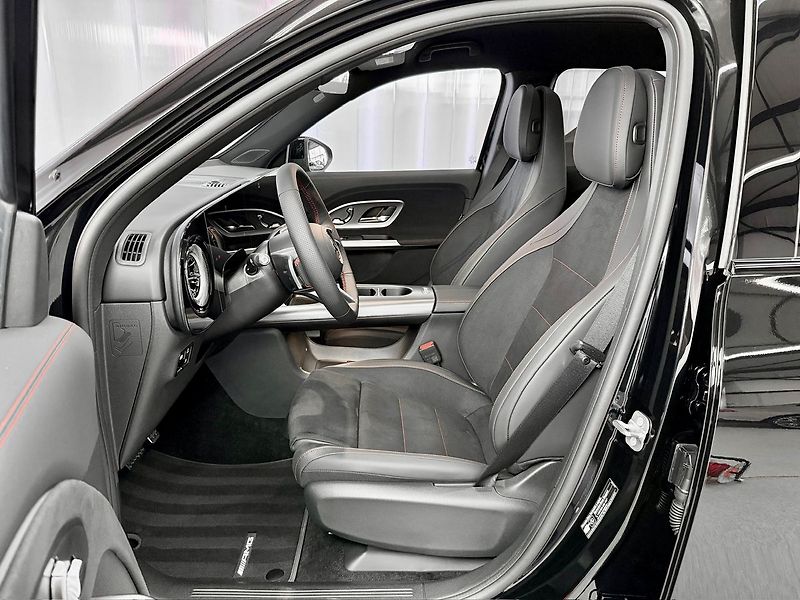 Mercedes-Benz GLB 8G-eDCT 4MATIC AMG, PANORAMA, - fotka 10 z 26