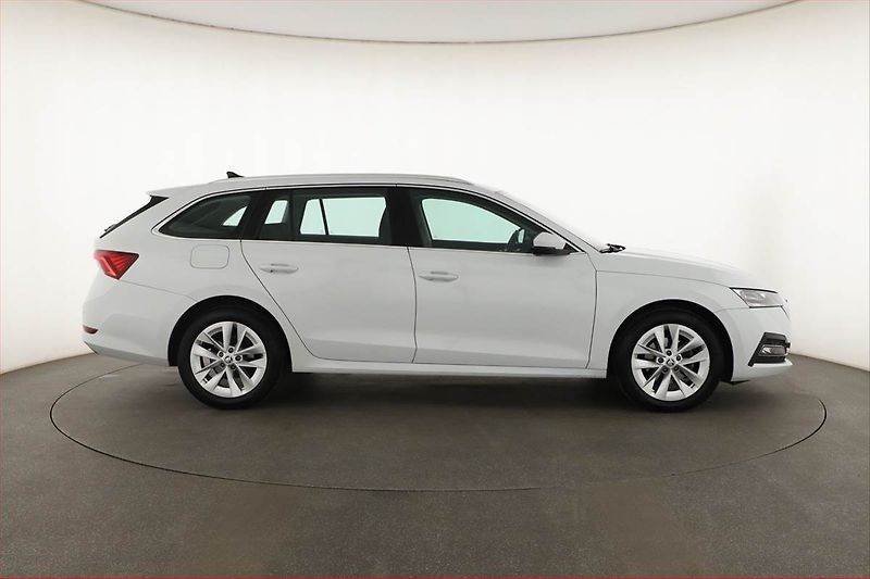 Škoda Octavia (2022) 2.0 TDI, ČR,1.maj, Serv.kniha - fotka 6 z 16
