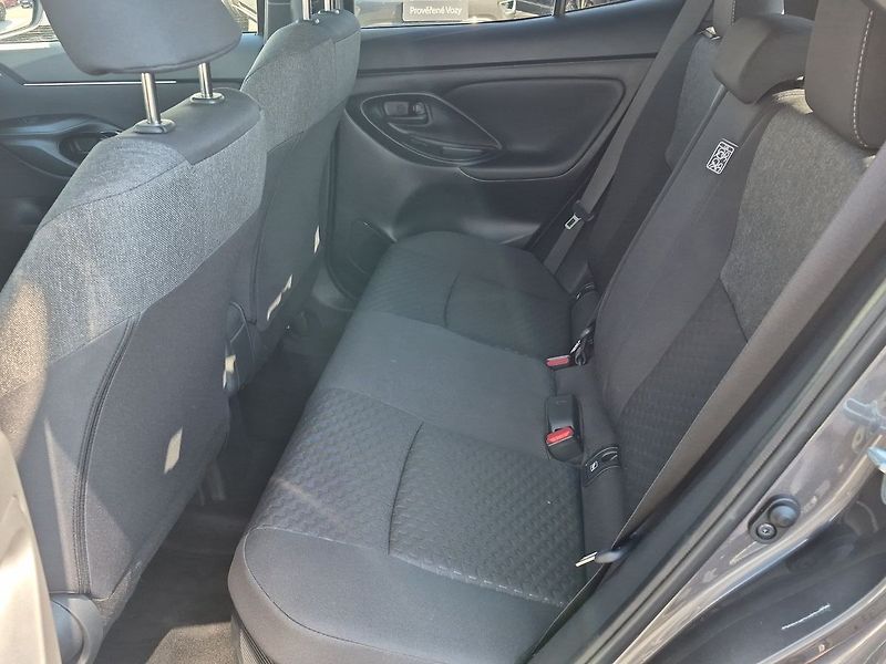 Toyota Yaris Cross 1,5 HEV FWD Style - fotka 10 z 25
