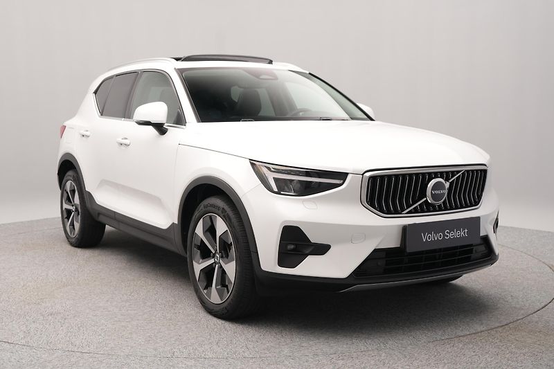 Volvo XC40 B4 AWD ULTIMATE CZ - fotka 12 z 49