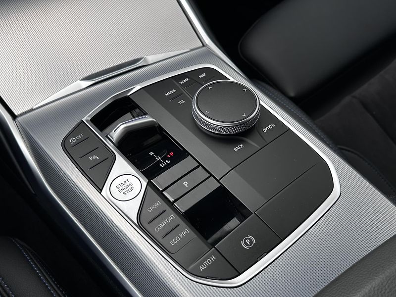 BMW Řada 3 320d xDrive M-Sport Touring - fotka 26 z 33