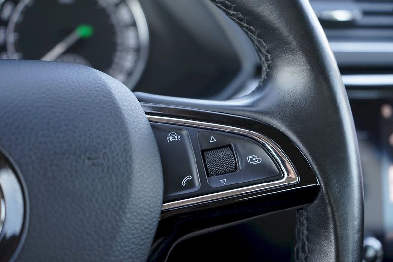 Škoda Superb (2018) TDI 110 kW DSG Style - fotka 22 z 29