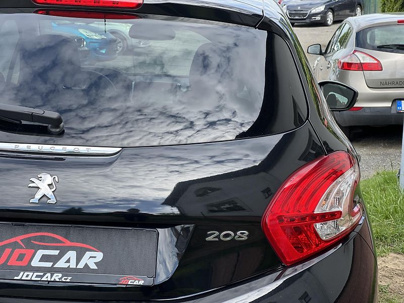 Peugeot 208 1.2i KLIMA PANORAMA TEMPOMAT - fotka 43 z 44