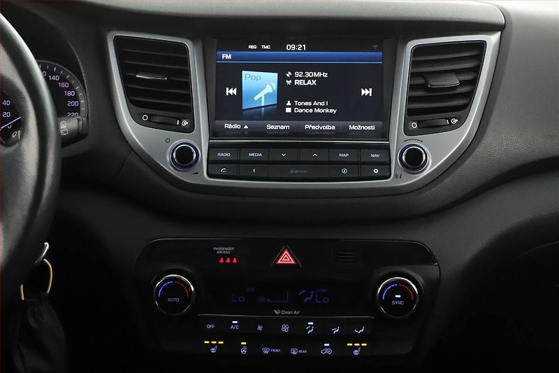 Hyundai Tucson (2016) Trikolor 1.7 CRDi, Serv.kniha - fotka 9 z 14