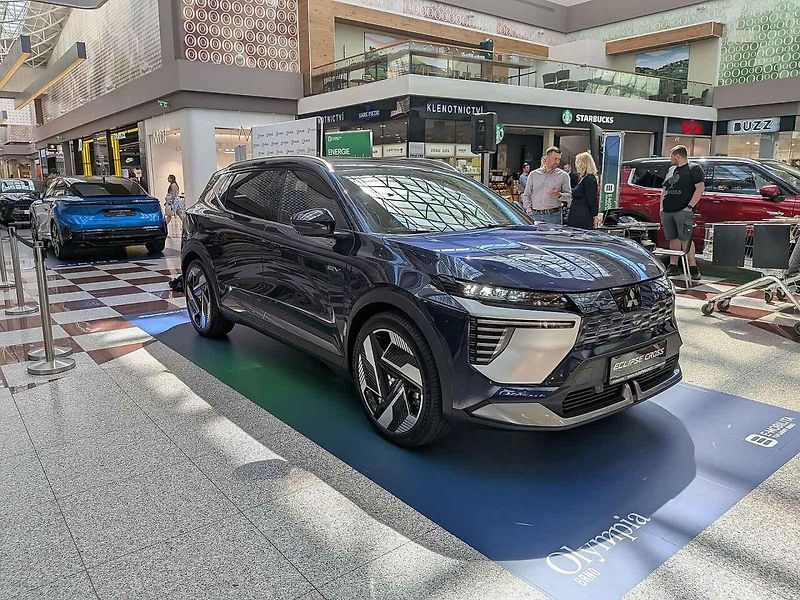 Lidé poprvé v Česku uvidí nové modely vozů Alpine A390 a Mitsubishi Eclipse Cross v brněnské Olympii. Výstava potrvá do konce května a její součástí budou i testovací jízdy.