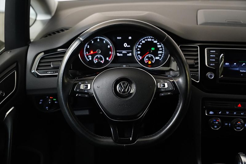 Volkswagen Golf Sportsvan - fotka 16 z 23