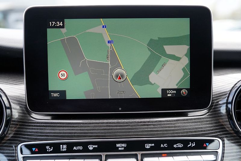 Mercedes-Benz Třídy V V300d XL/Burm/ČR/8 míst/176 KW - fotka 41 z 46