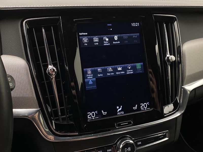 Volvo V90 D4 R-DESIGN AUT REZERVACE - fotka 40 z 47