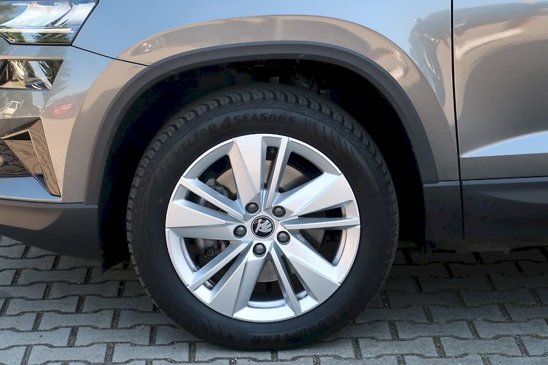 Škoda Karoq (2025) Top Selection 1.5 TSI 110 kW D - fotka 7 z 28