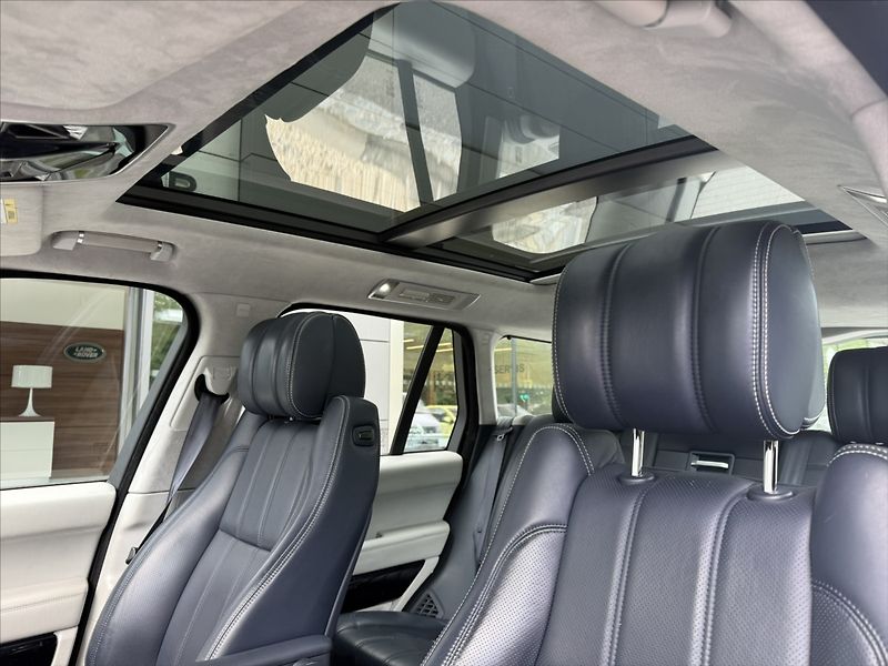 Land Rover Range Rover 4,4 AUTOBIOGRAPHY SDV8 - fotka 17 z 23