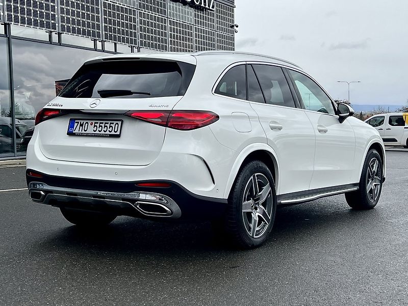 Mercedes-Benz GLC (2025) 300 de 4M Plug-In hybrid - fotka 3 z 29