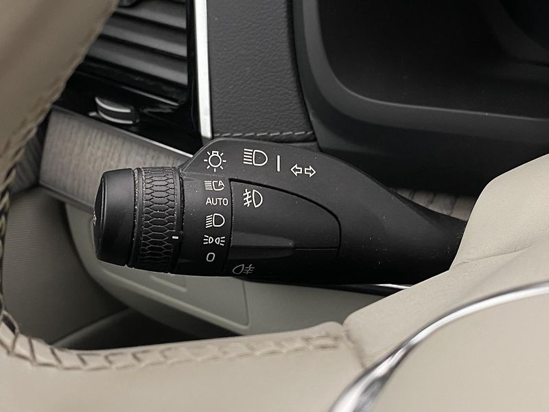Volvo XC90 B5 AWD BRIGHT PLUS AUT CZ 7m - fotka 21 z 61