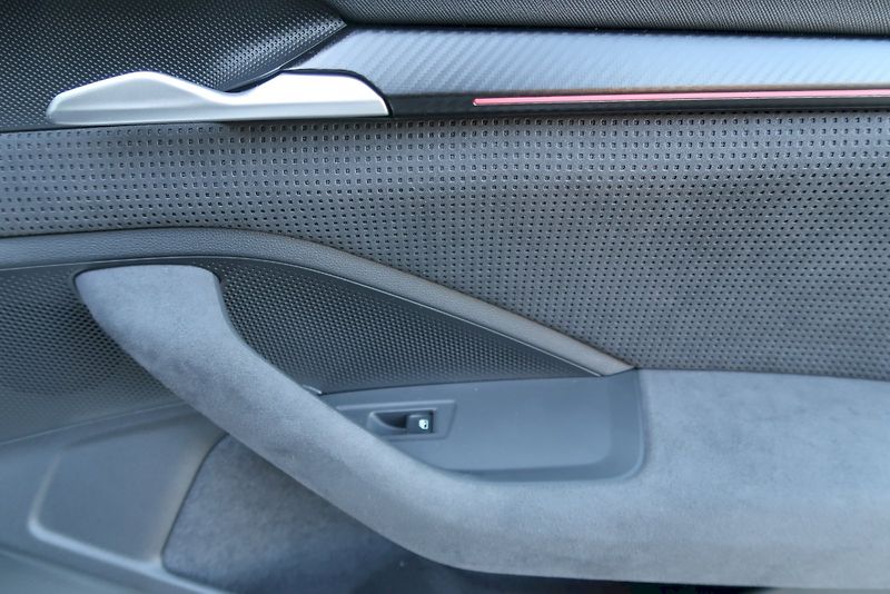 Škoda Superb (2025) Combi SportLine  2,0 TSi/ 150 - fotka 16 z 32