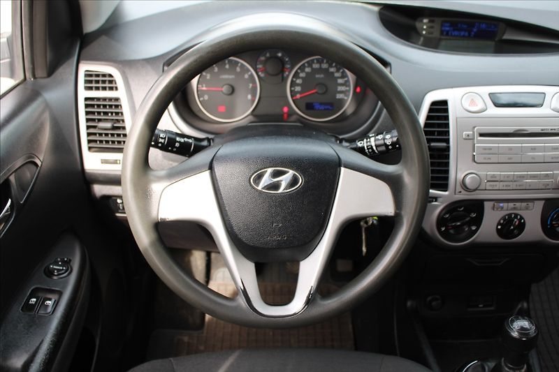 Hyundai i20 1,2 i  NOVÉ V ČR,KLIMATIZACE - fotka 10 z 20