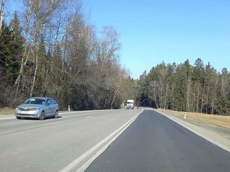 Památník obětem tragické nehody u Nažidel.